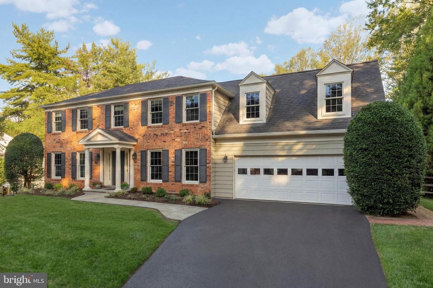 10 Royal Oak Court photo 1