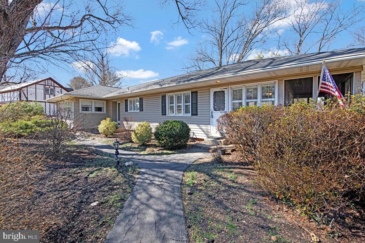 13524 Sherwood Forest Drive photo 1