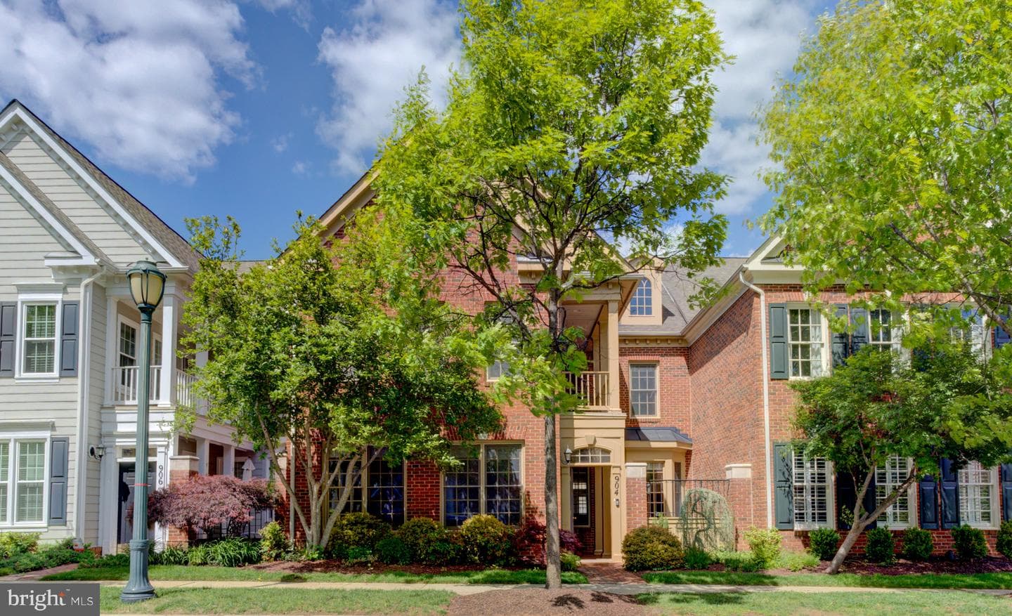 904 Oak Knoll Terrace