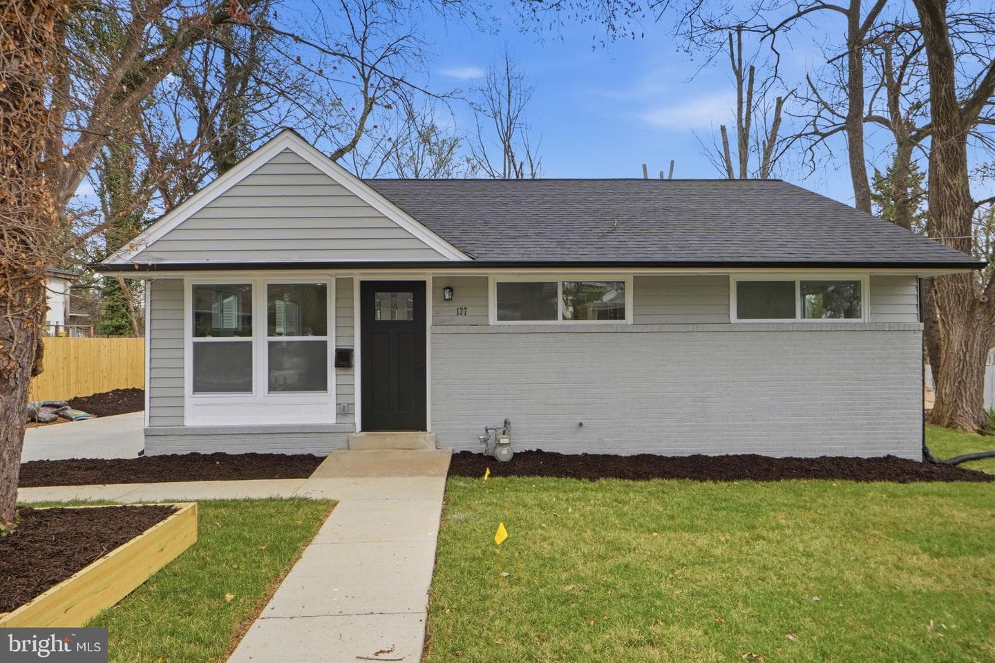 13711 Parkland Drive photo 1