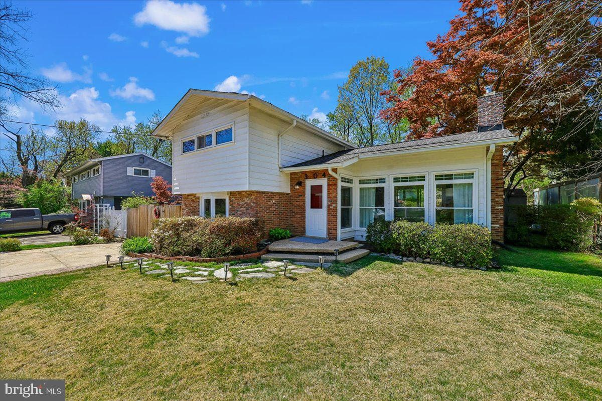 304 Twinbrook Parkway photo 1