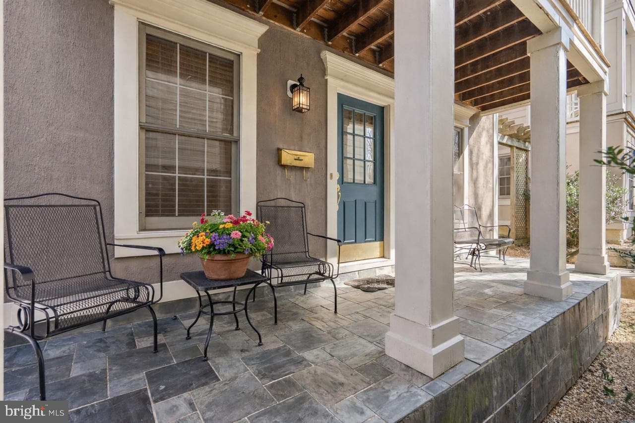 353 Alfandre Mews