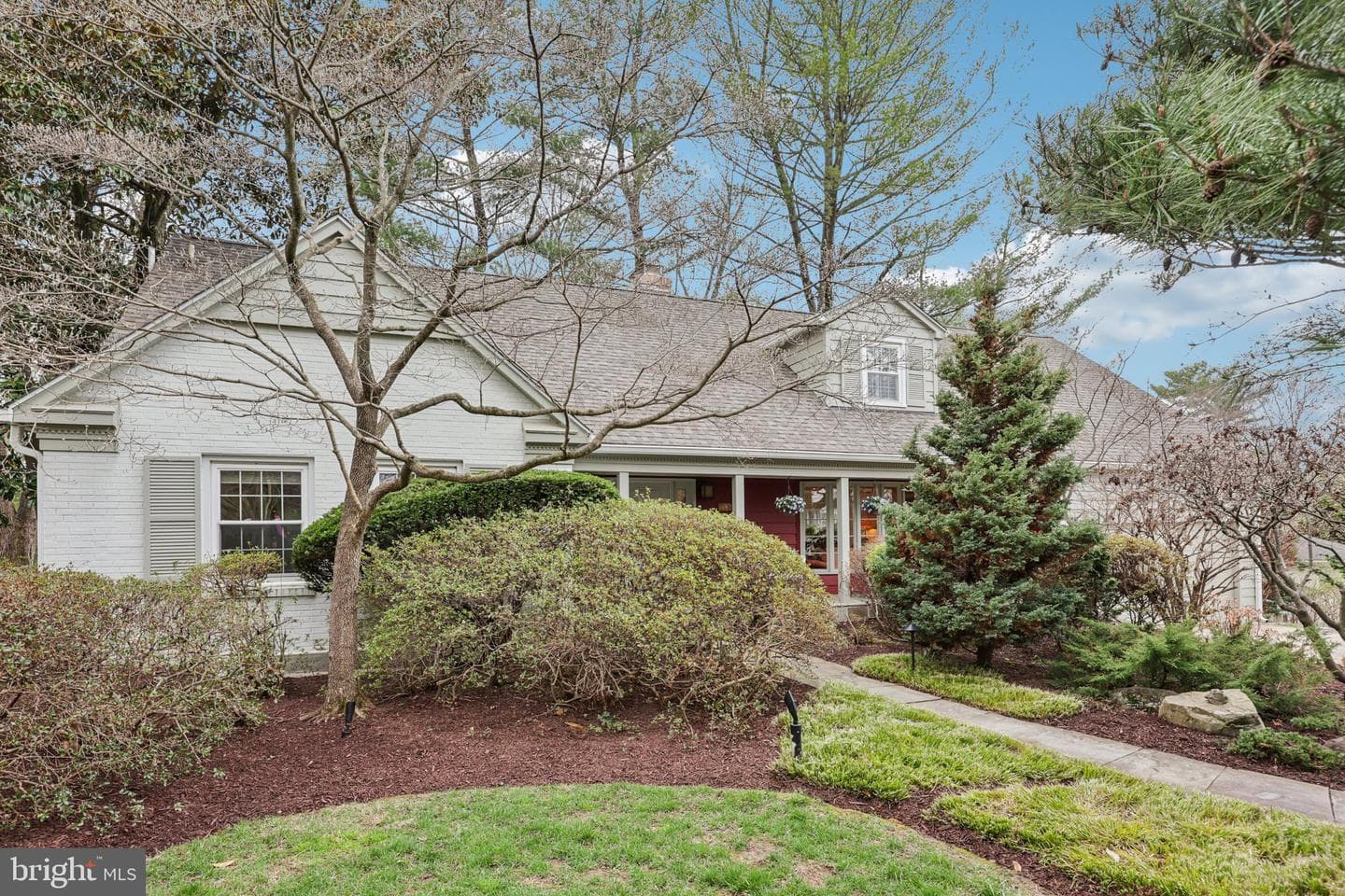 5805 Marbury
