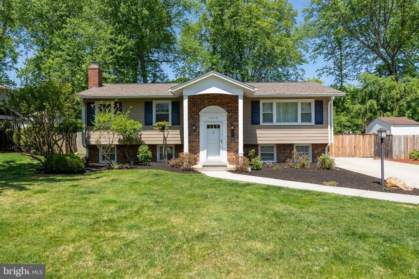 13515 Sloan Street photo 1