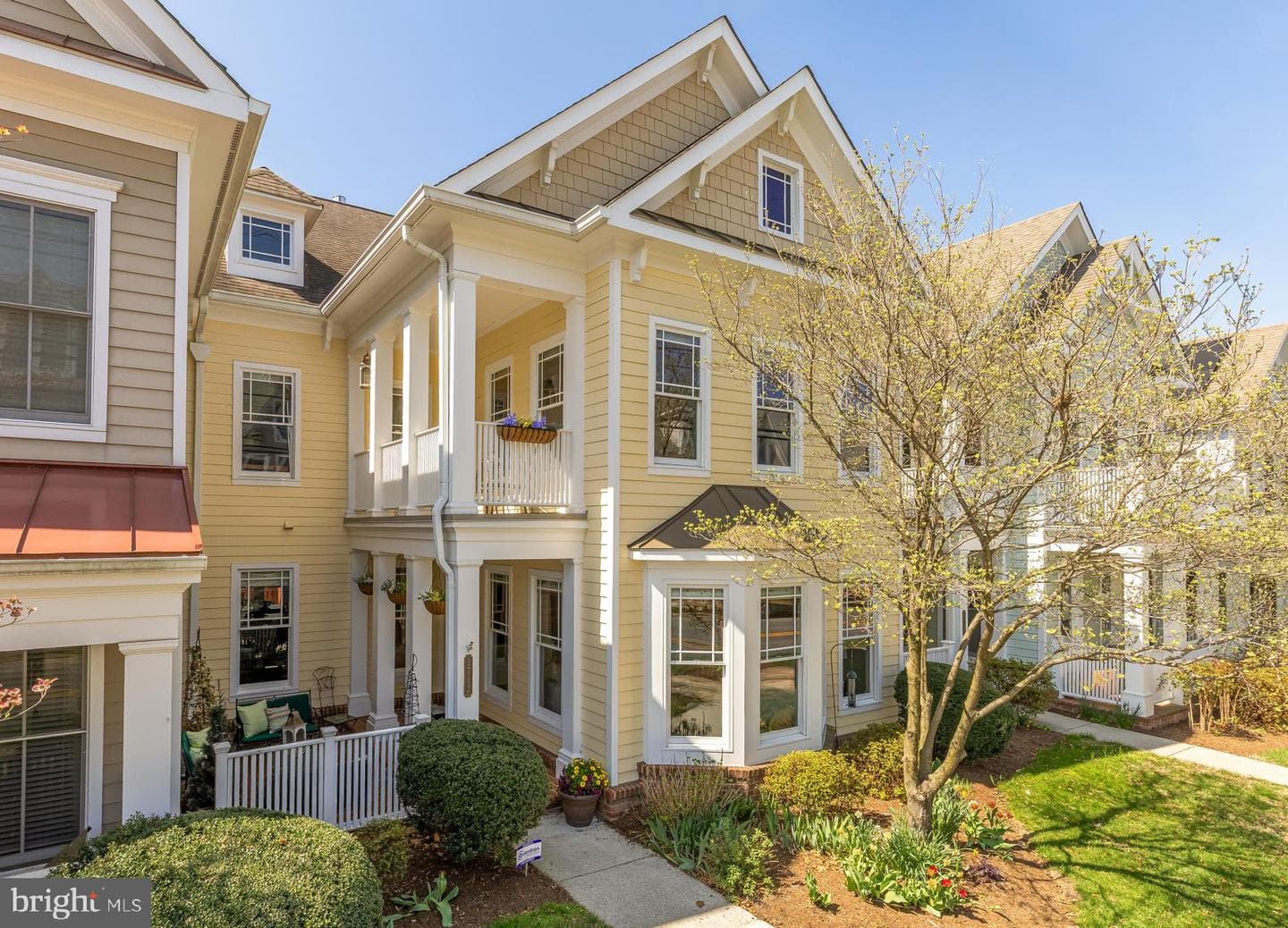 2712 Linden Lane