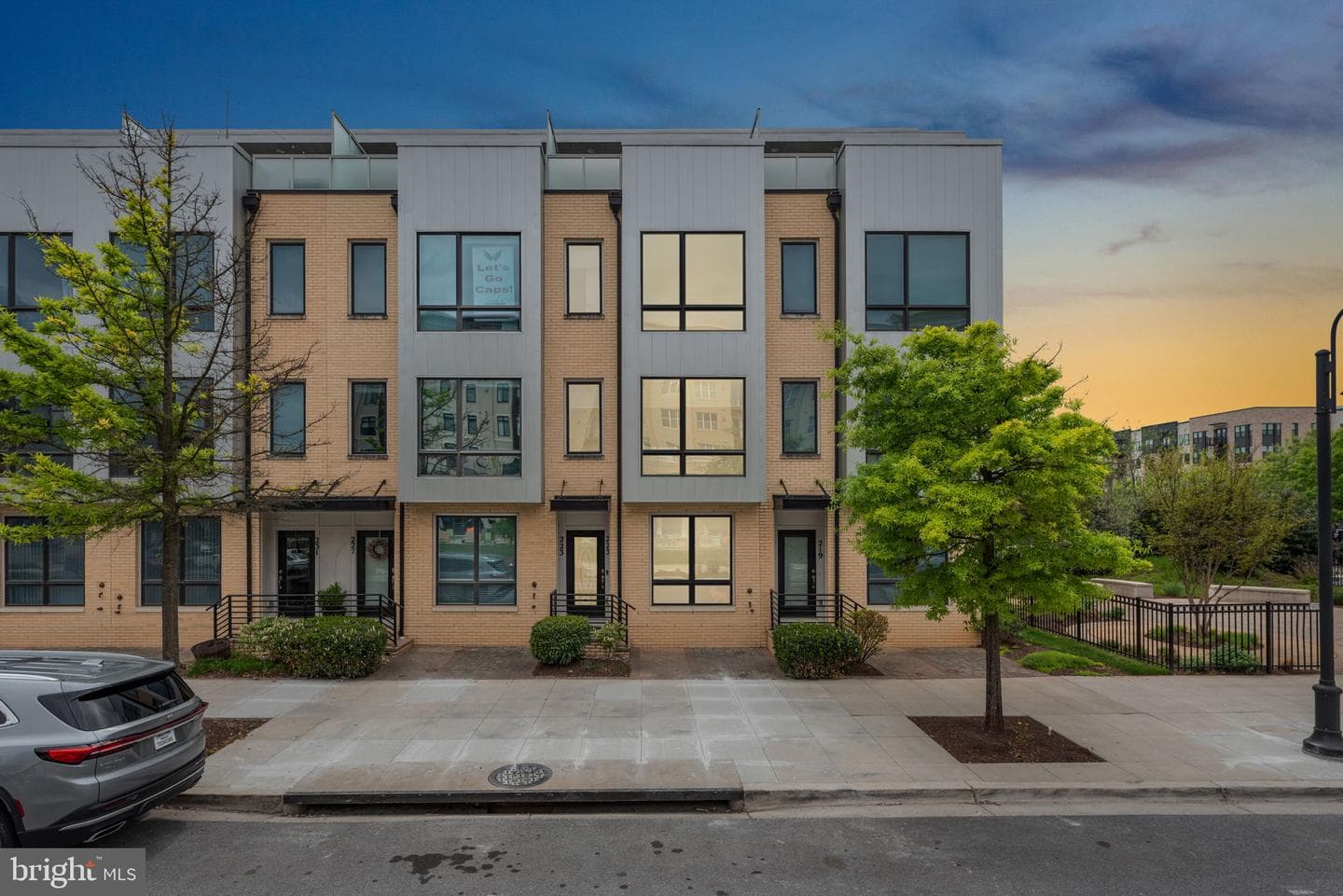 223 Crown Park Avenue photo 1