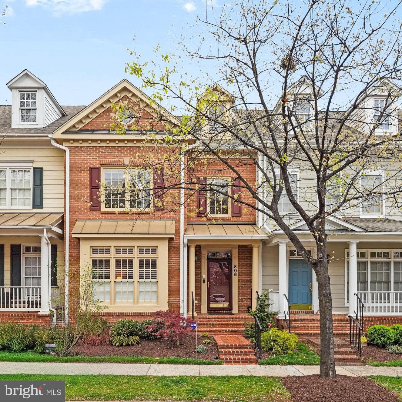 808 Oak Knoll Terrace