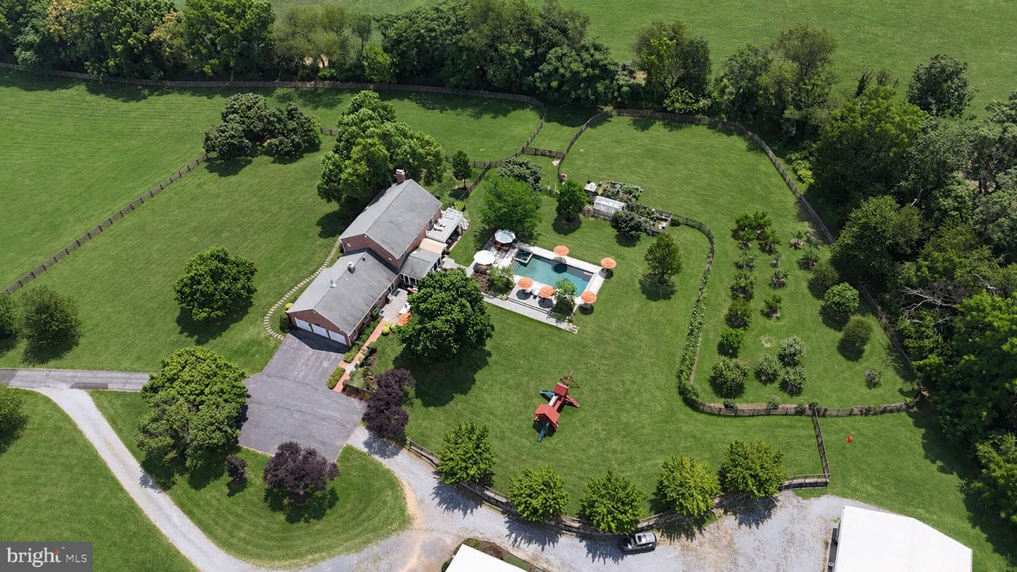 26100 Mullinix Mill, Mount Airy