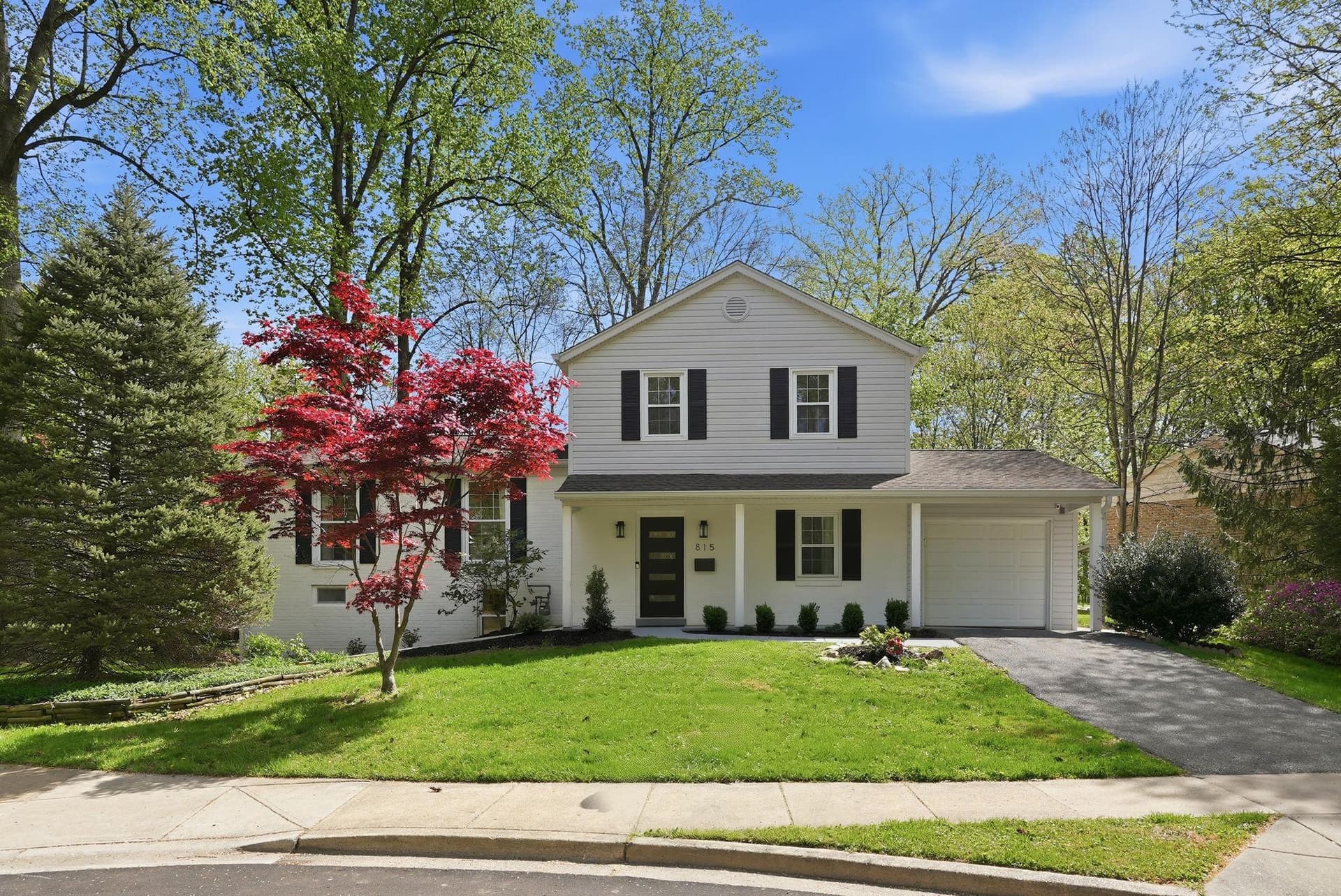 815 Woodley Drive photo 1