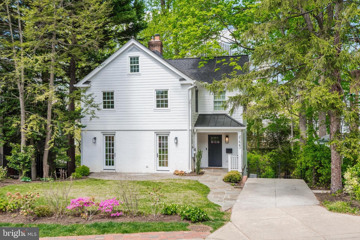 4225 Oakridge Lane