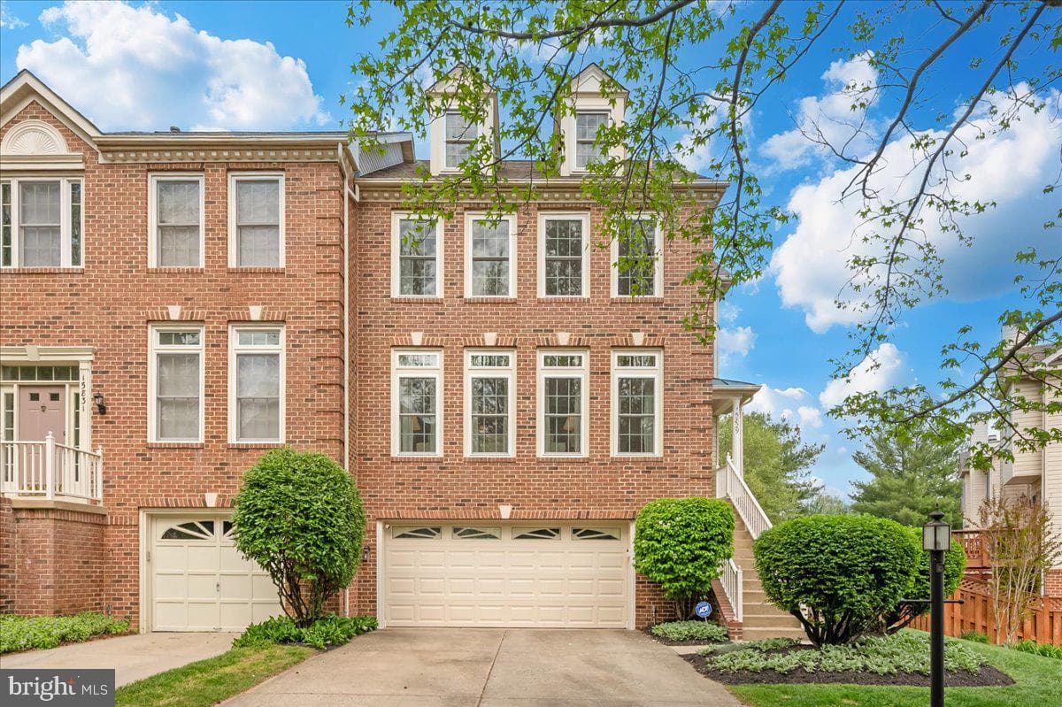 15829 Glacier Court