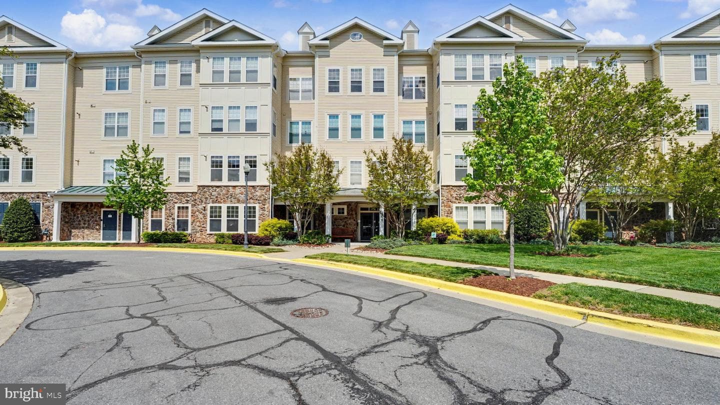 311 High Gables Drive #106