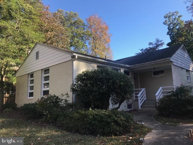 5626 Knollwood Road photo 1