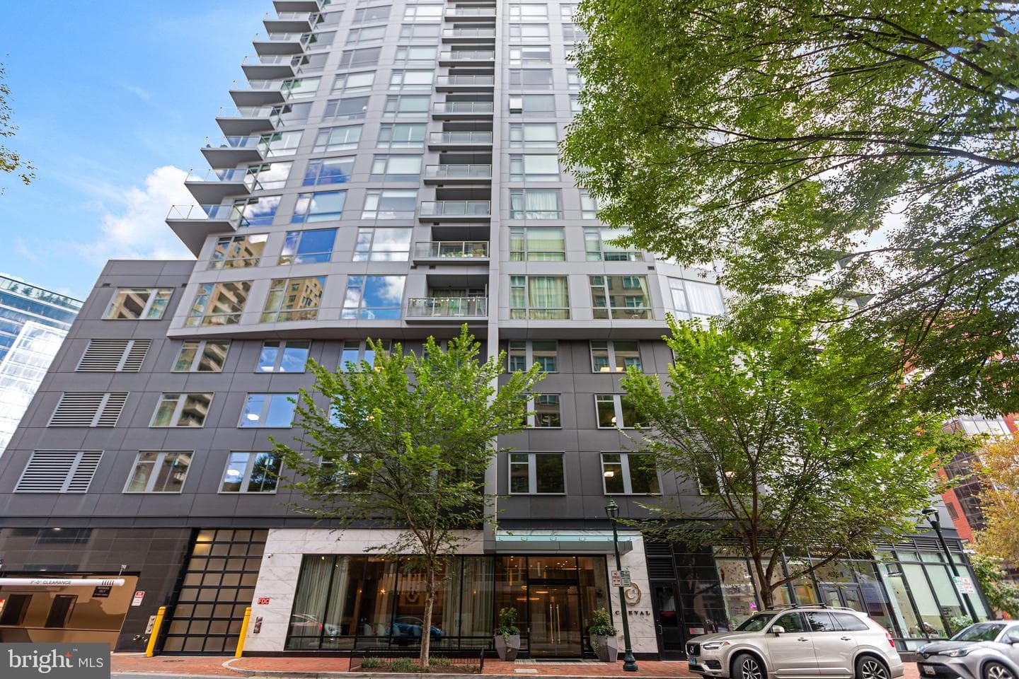 4960 Fairmont Avenue #905