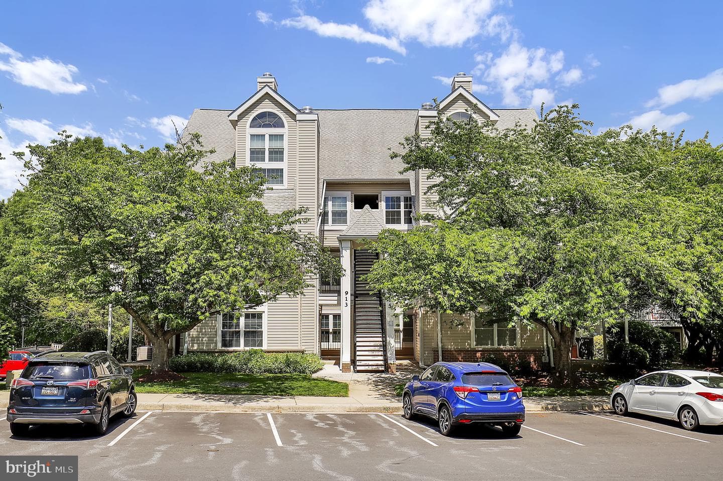 913 Hillside Lake Terrace #412