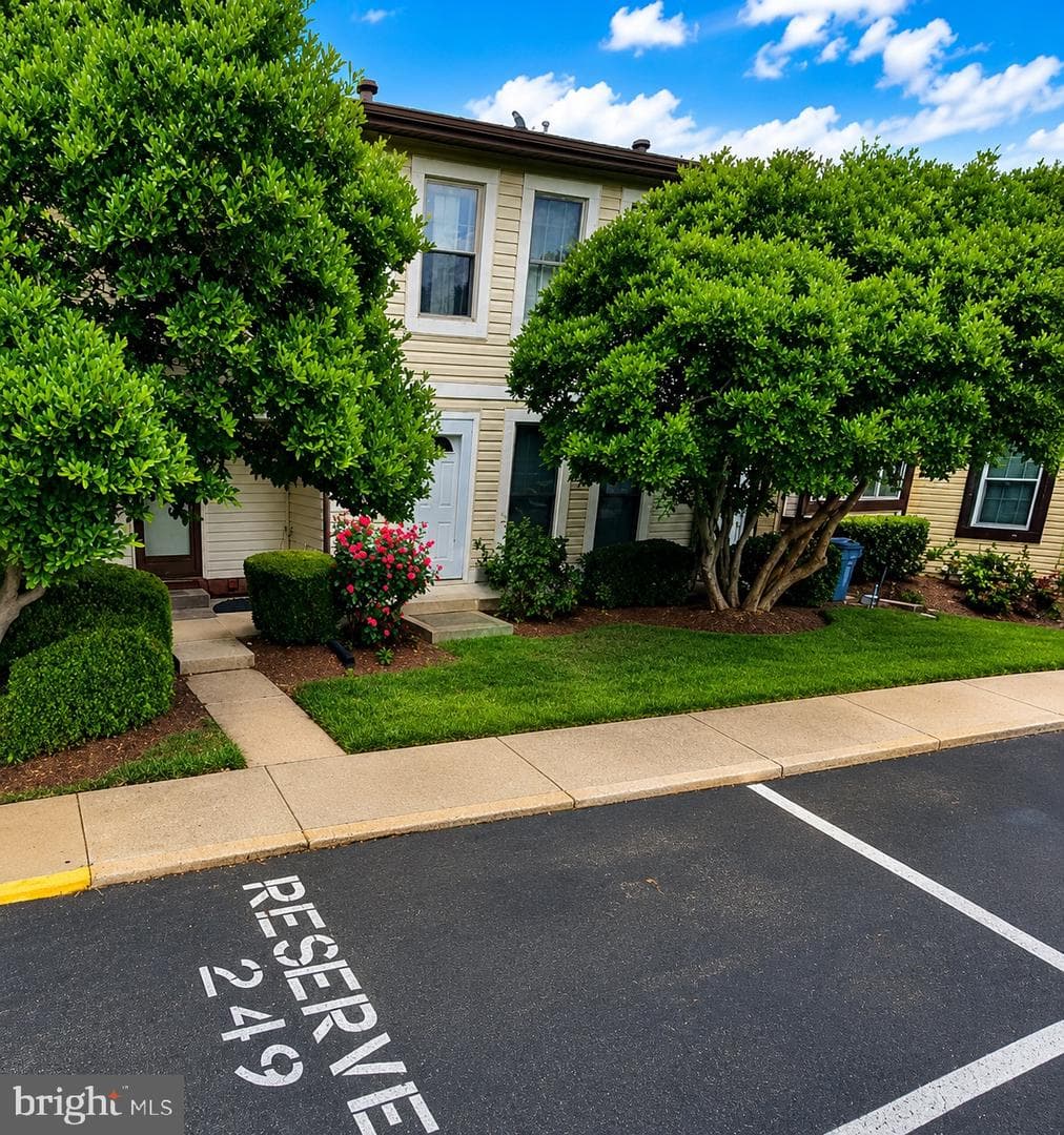 2448 Sun Valley Circle #7-J