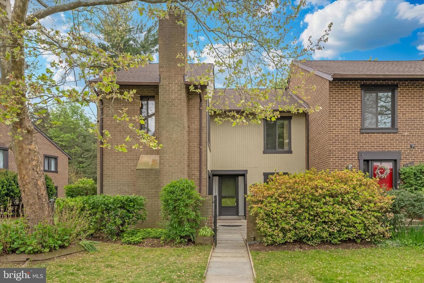 9700 Shadow Oak Drive photo 1