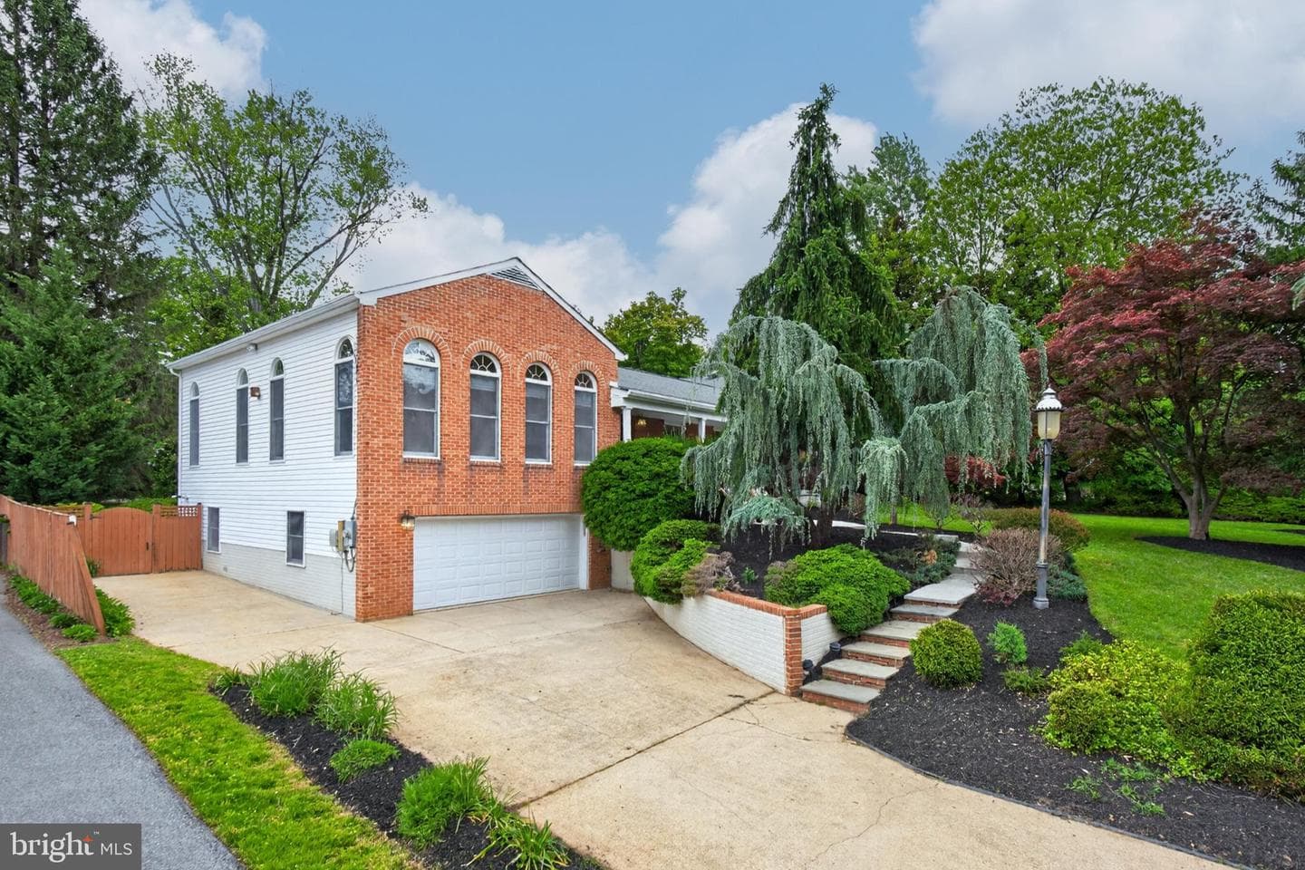 13601 Valley Drive photo 1