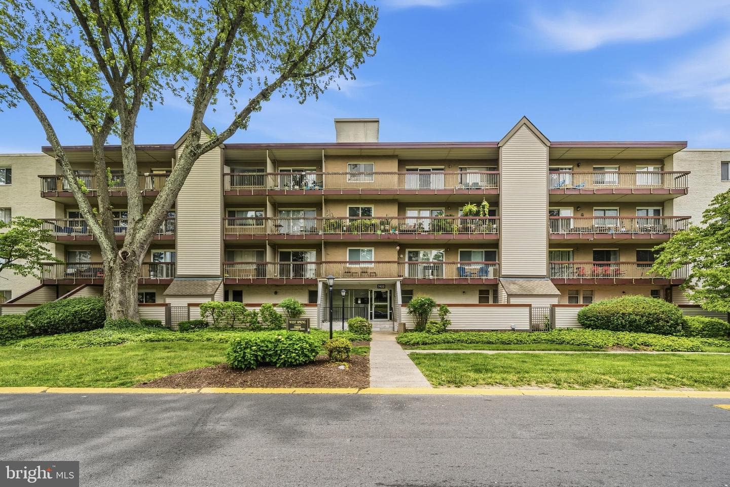 7400 Lakeview Drive #n404, Bethesda