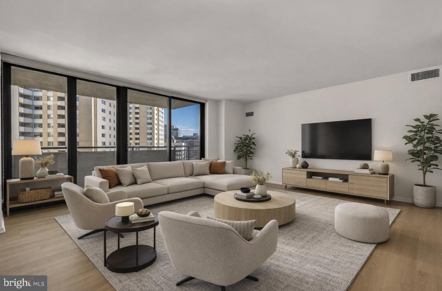 4620 N Park Avenue #1211e