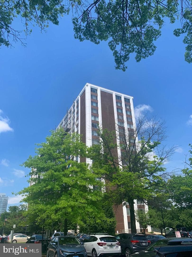 11801 Rockville Pike #709