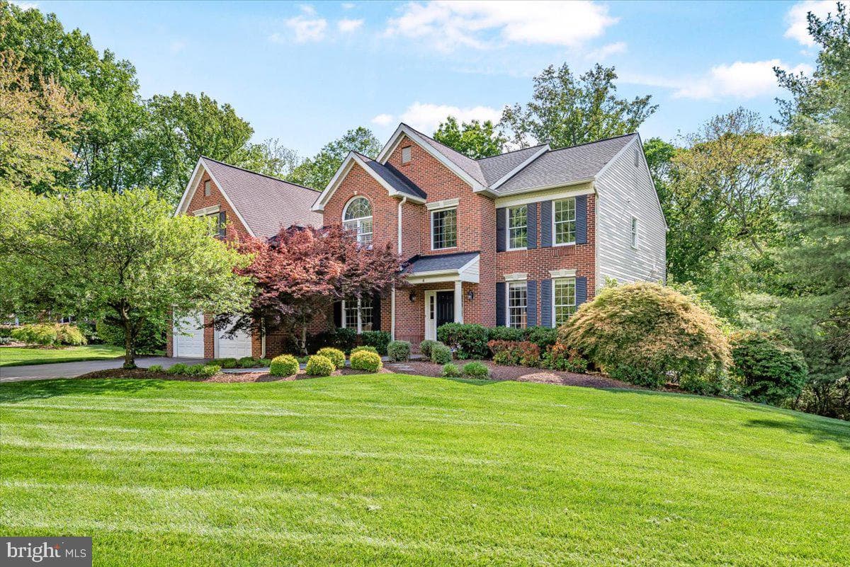 4 Deer Trail Court