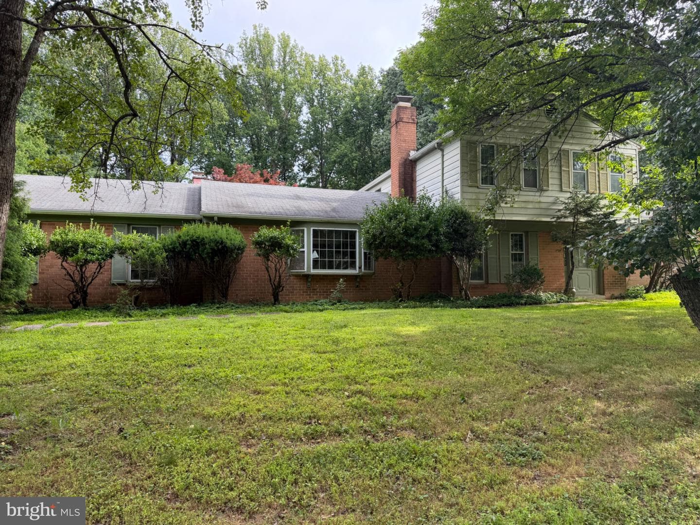 913 Windmill Lane