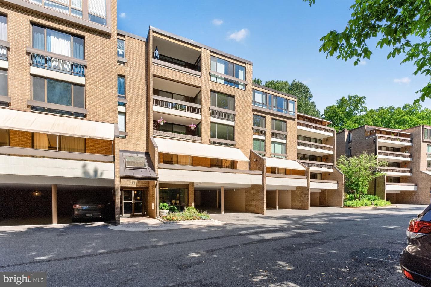 4956 Sentinel Drive #9-302