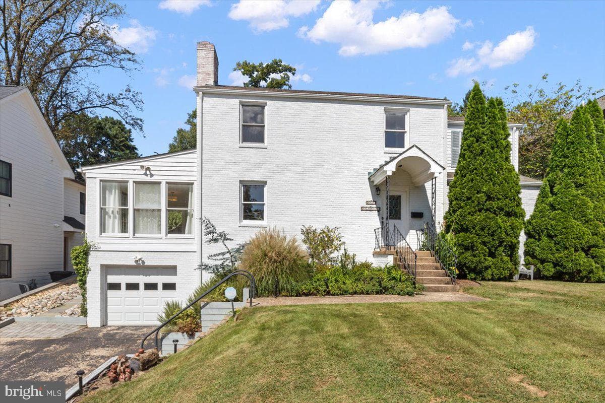 6023 Walhonding Road, Bethesda
