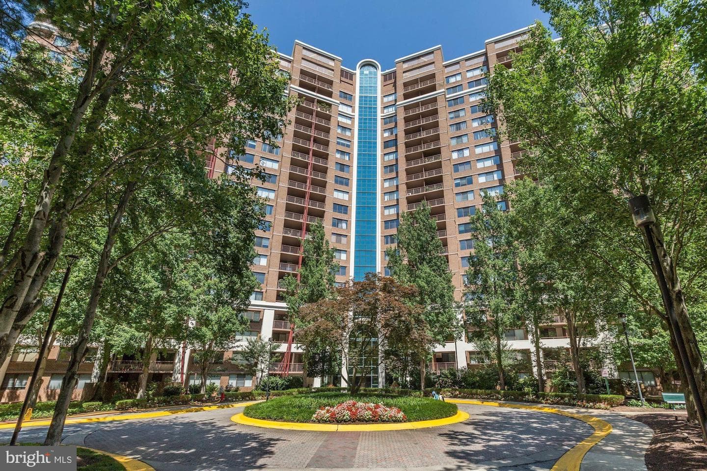 10101 Grosvenor Place #1818, Rockville