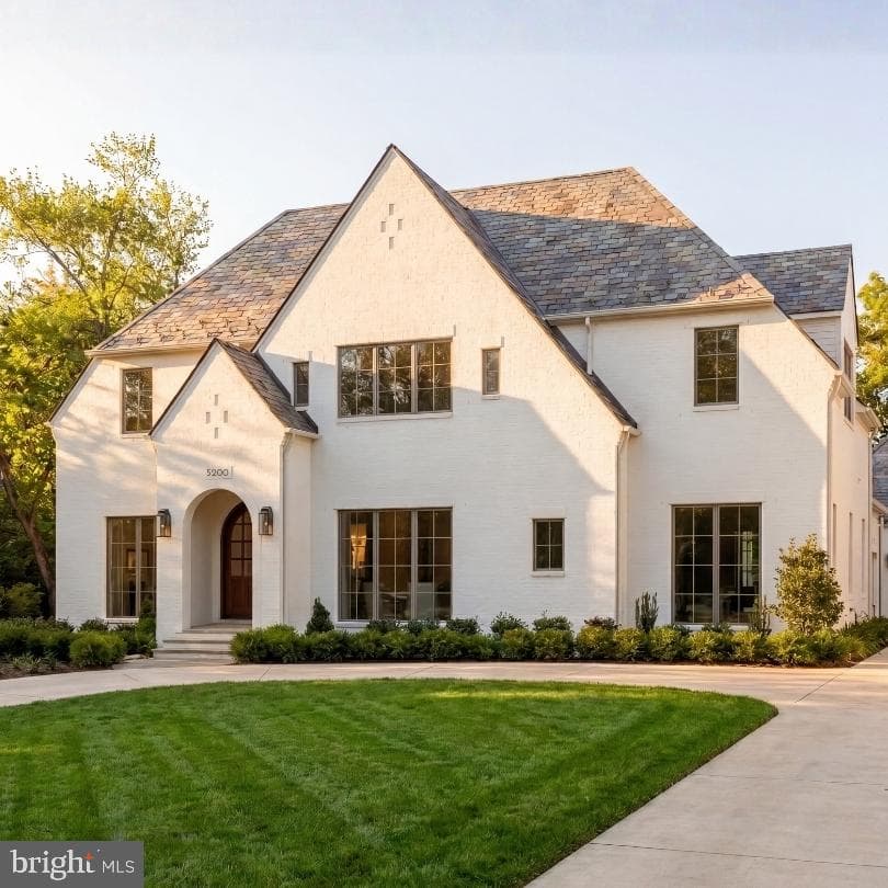 5200 Dorset Avenue, Chevy Chase