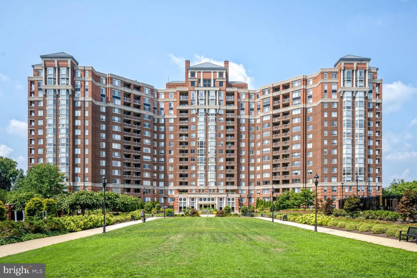 5809 Nicholson Lane #1504, Rockville