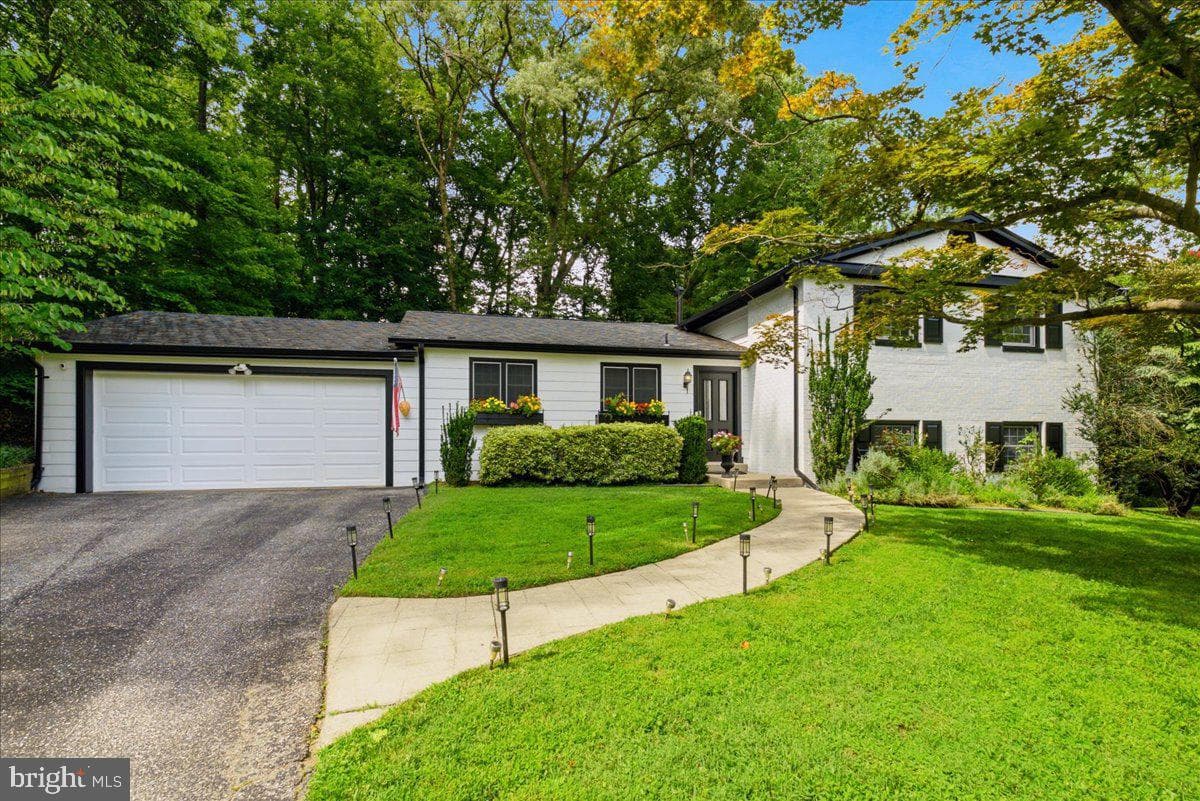 8906 Transue Drive, Bethesda