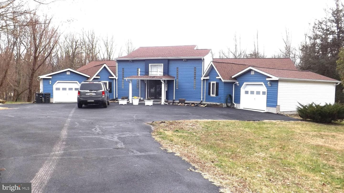 4407 Henderson Road photo 1