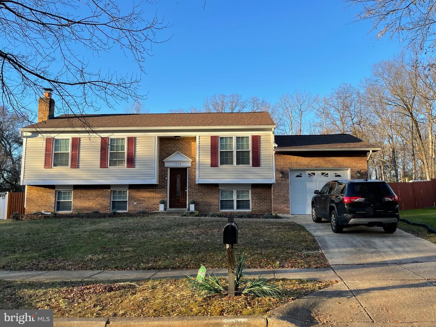 2214 Old Fort Hills Drive photo 1