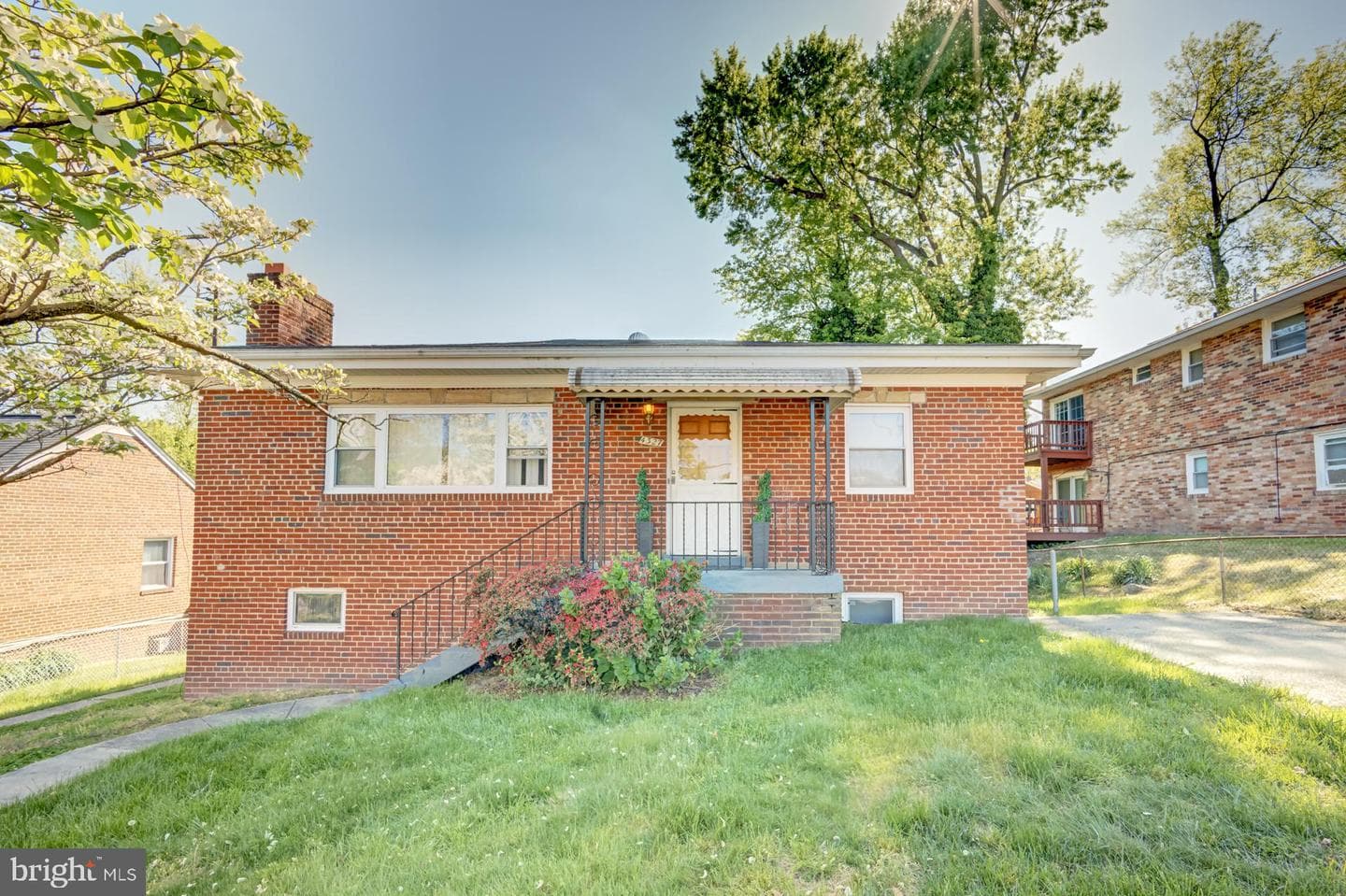 4327 Will Street photo 1