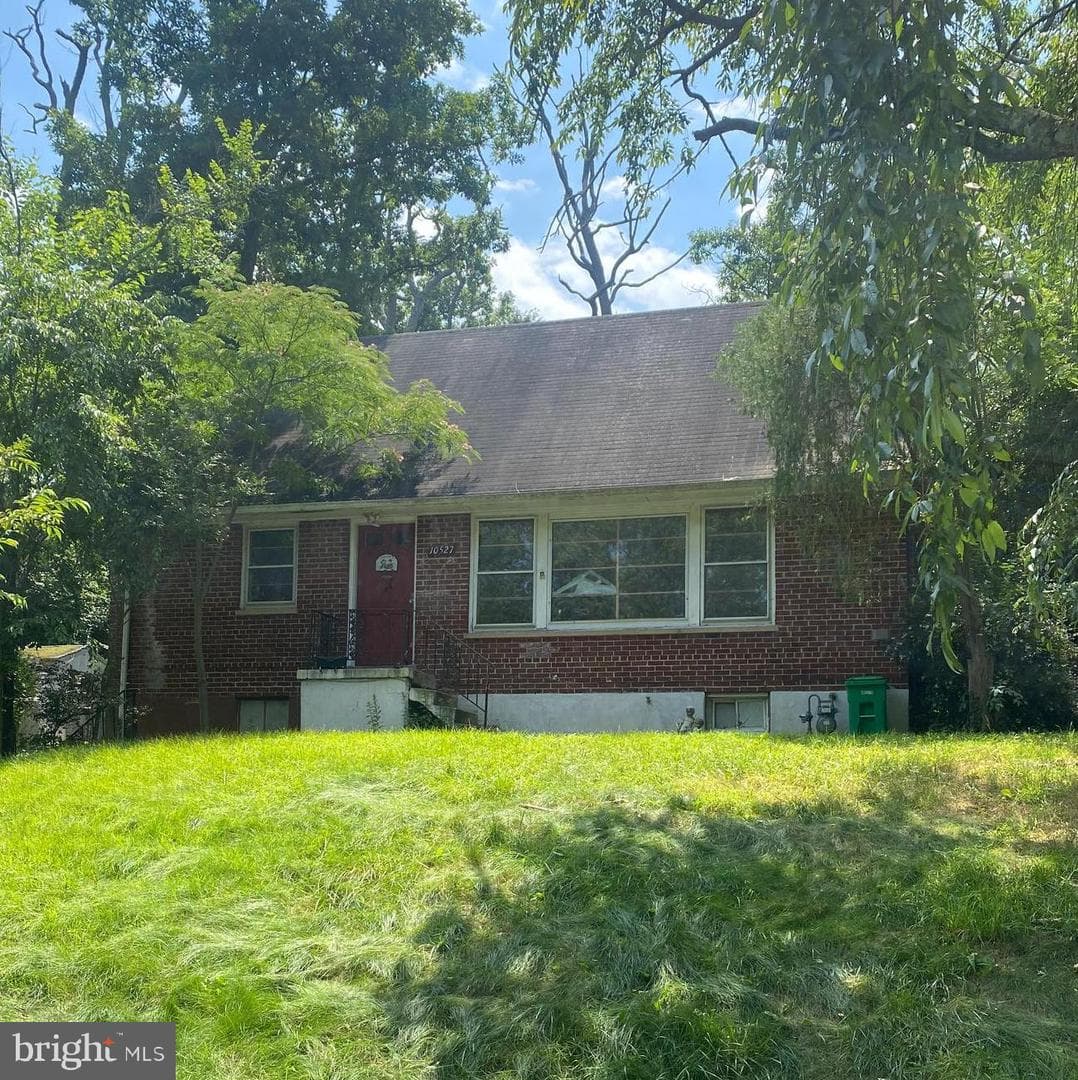 10527 Deakins Hall photo 1
