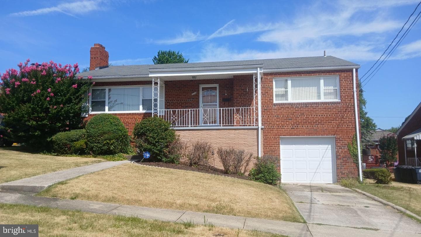 908 Cox Avenue photo 1