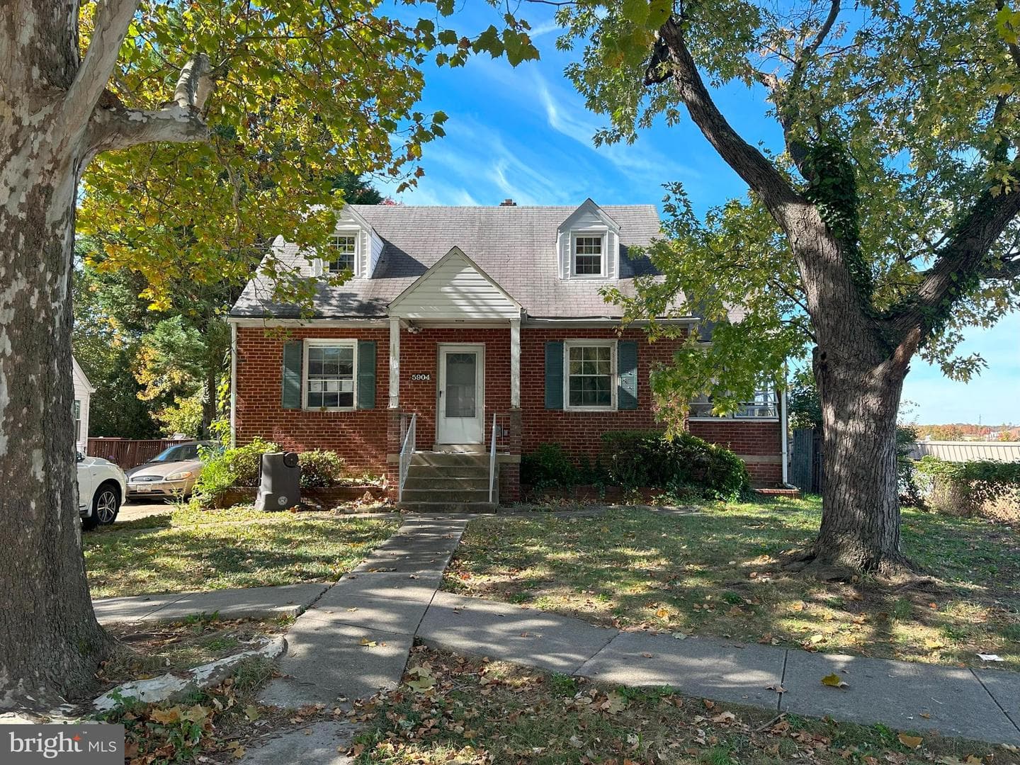 5904 33rd Avenue photo 1