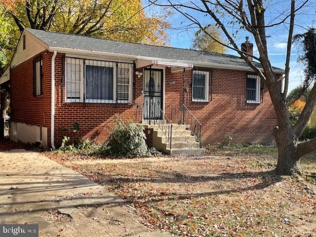 6902 Stirling Street photo 1