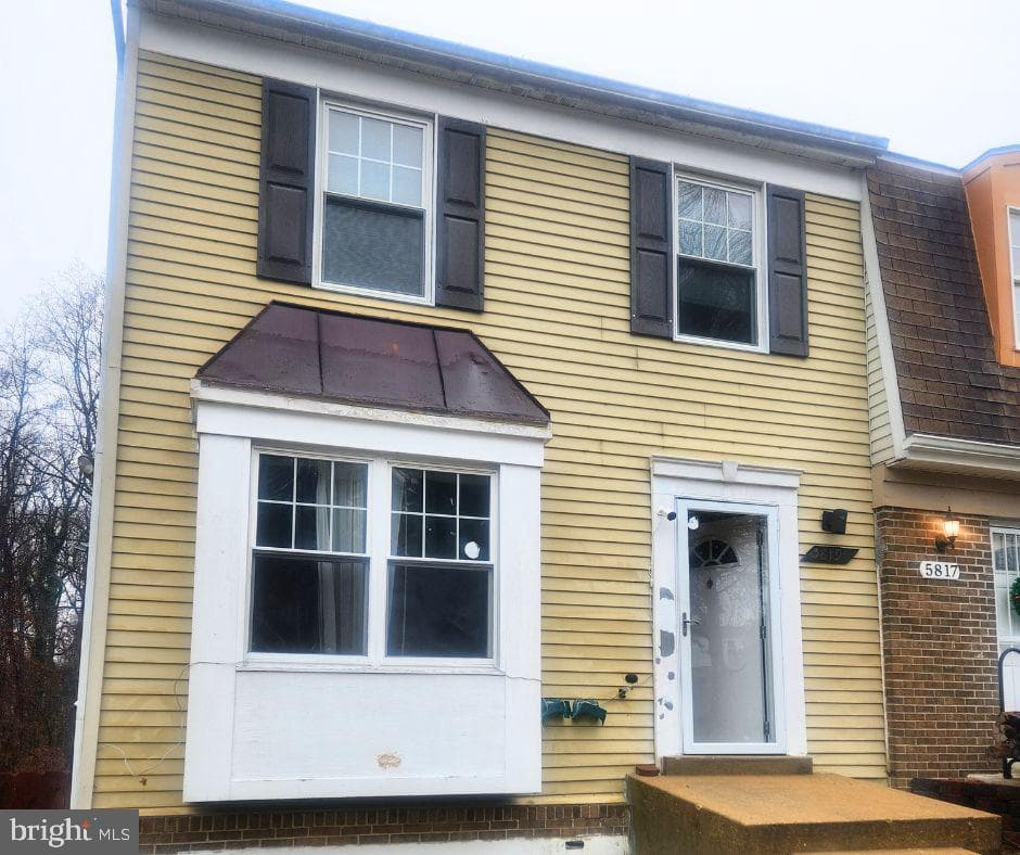 5819 Falkland Place photo 1
