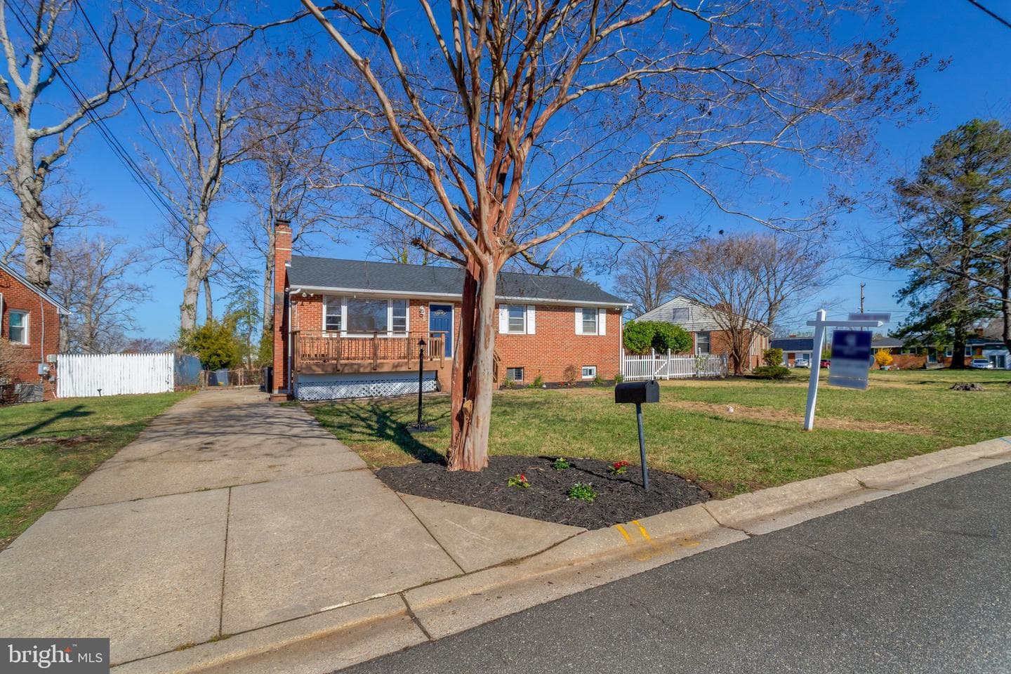 7305 Circle Drive E photo 1