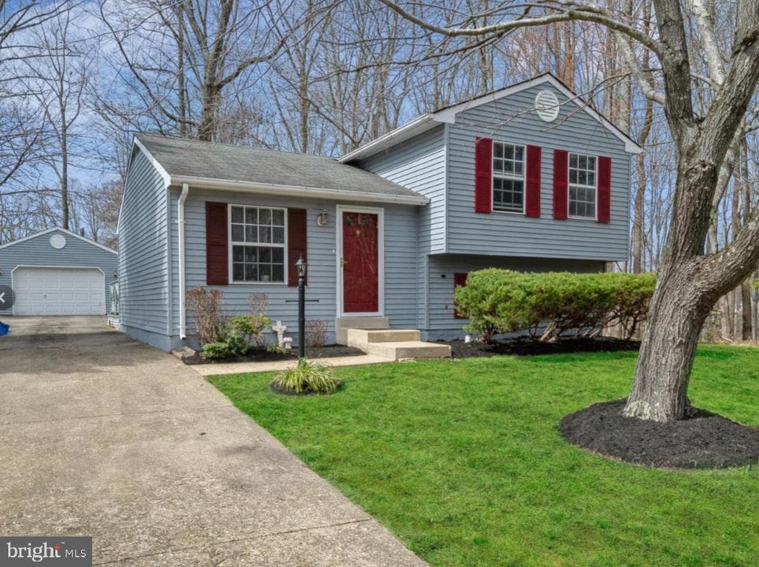 10105 Queen Elizabeth Drive photo 1