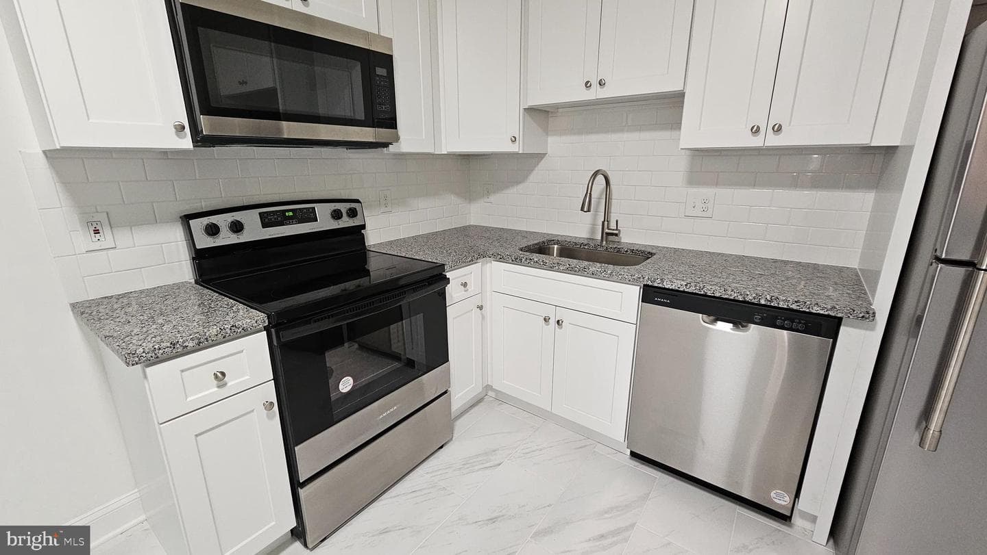 2115 Van Buren Street photo 1