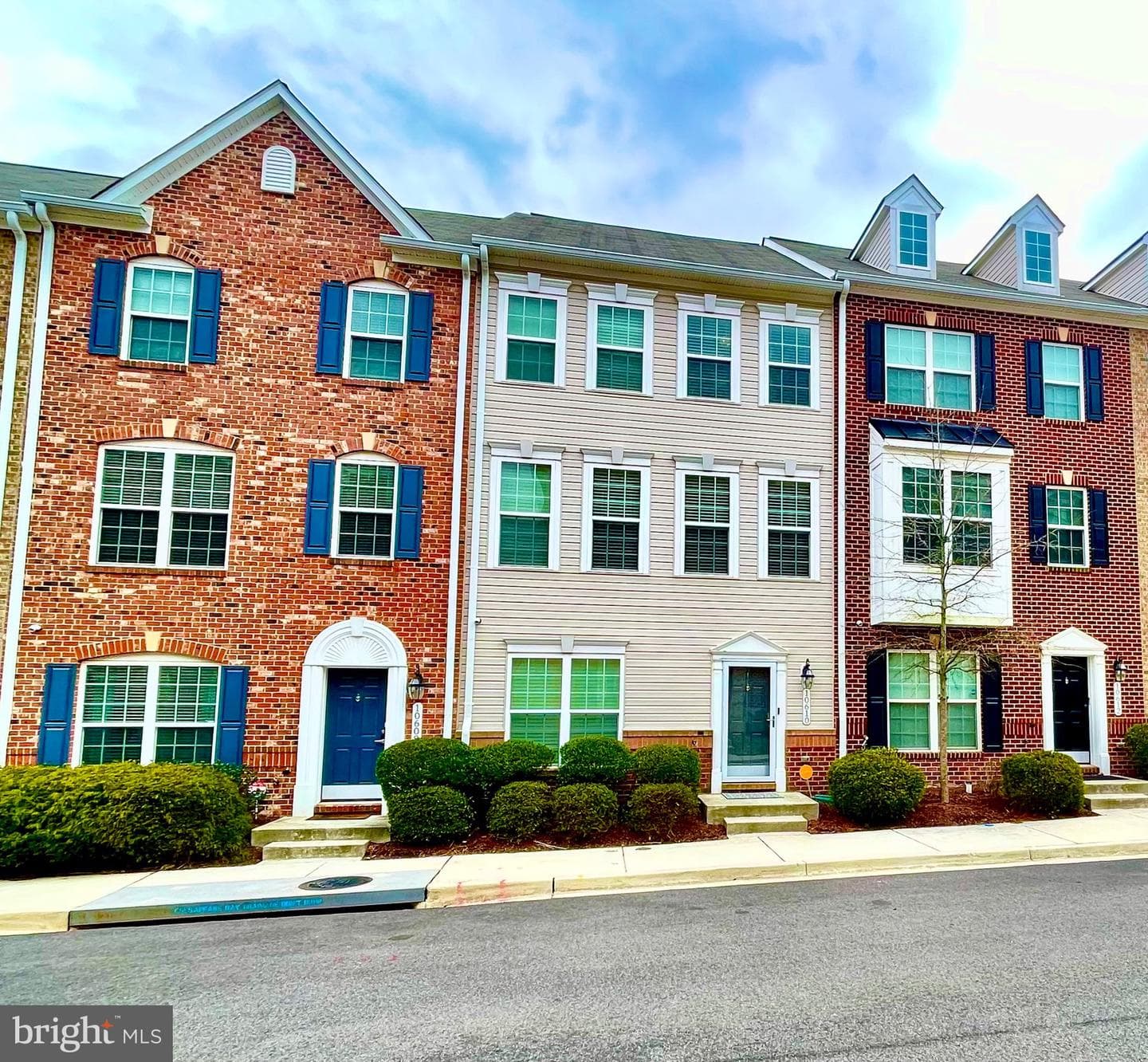 10610 Eastland Circle photo 1