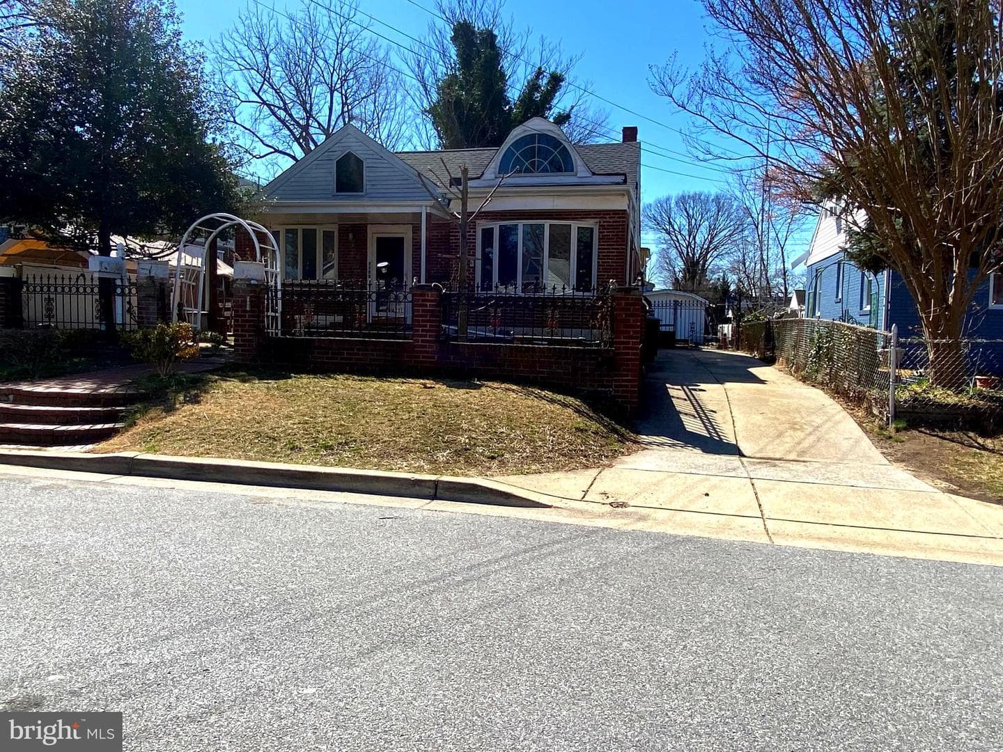 1105 Oakdale Drive photo 1