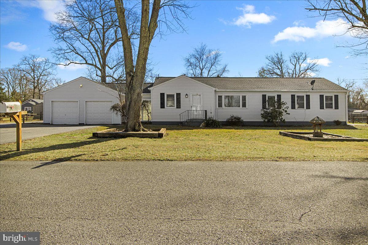 8501 Oak Drive photo 1