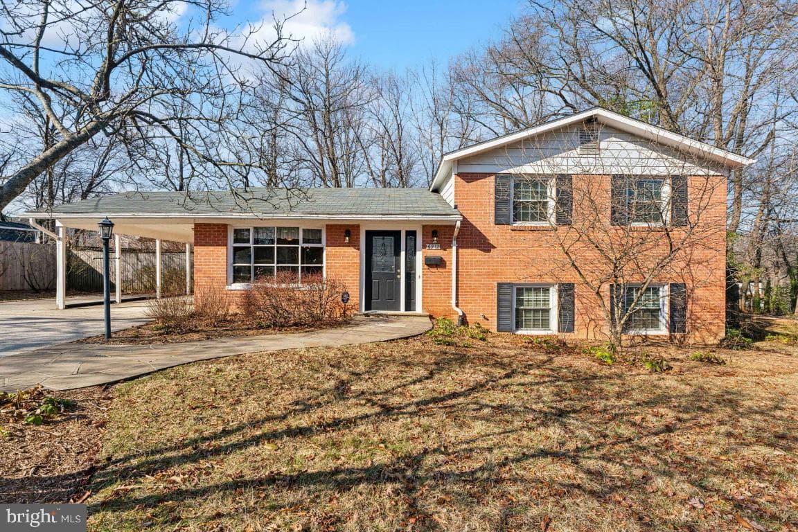 6912 Lyle Street photo 1