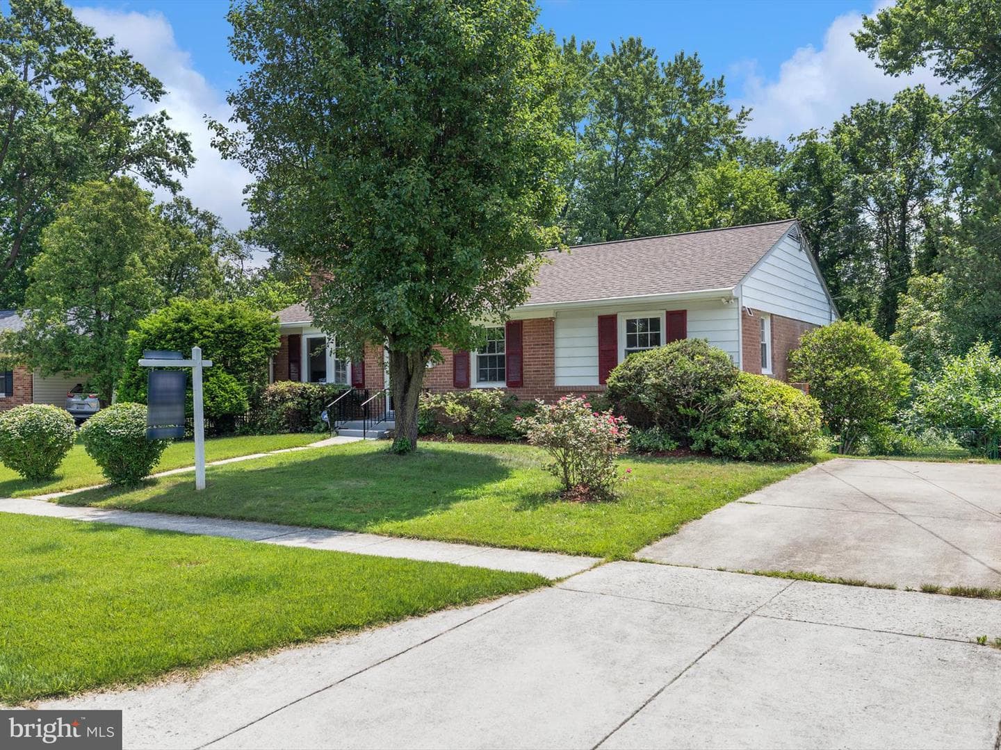 10525 Edgemont Drive photo 1