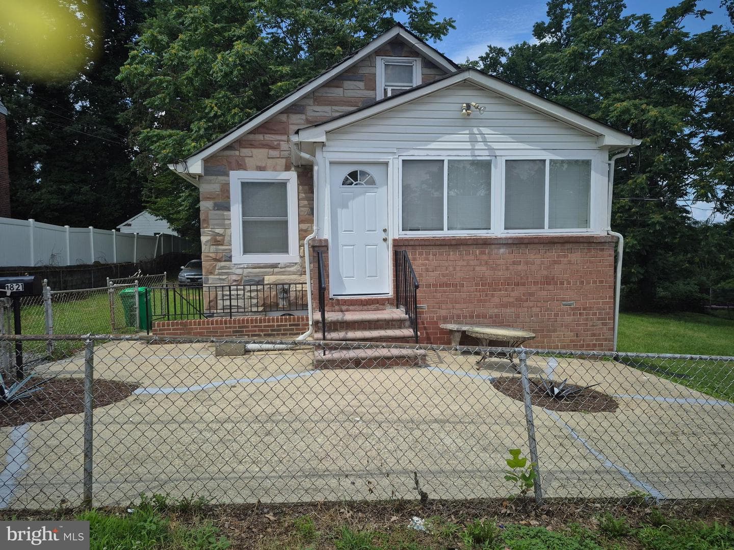 1821 Porter Avenue photo 1